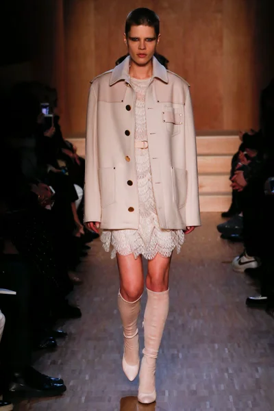 Look 35